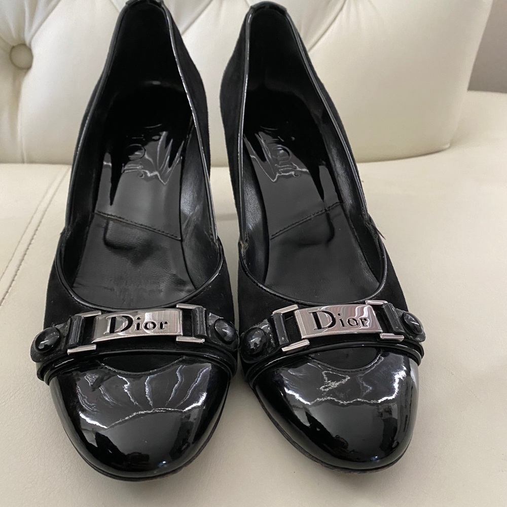 Dior Button Pump Black. Size 39. Preowned.
